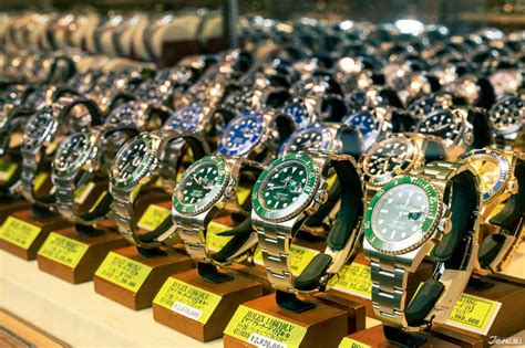 watch shops in osaka.